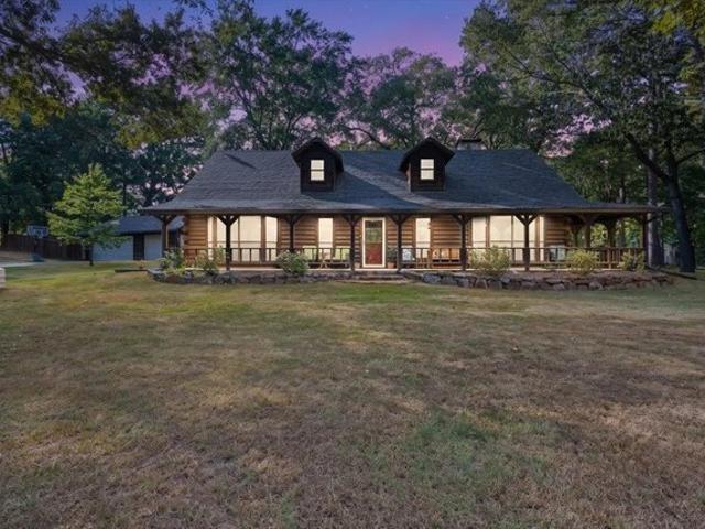 House for sale in White Oak, Texas