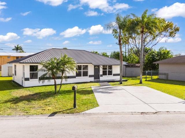 House for sale in Belle Glade, Florida