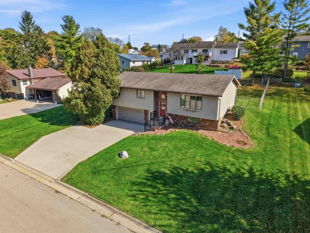 House for sale in Hamilton Club Addition, Mount Horeb