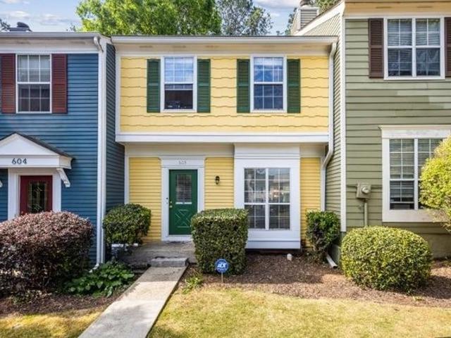 Townhouse for sale in Sandy Springs, Georgia