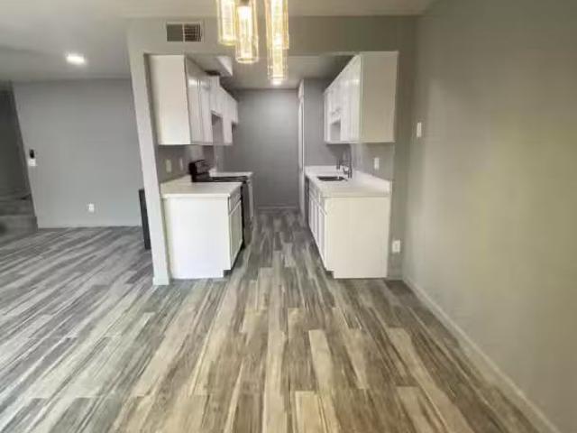 Condo for sale in Glendale