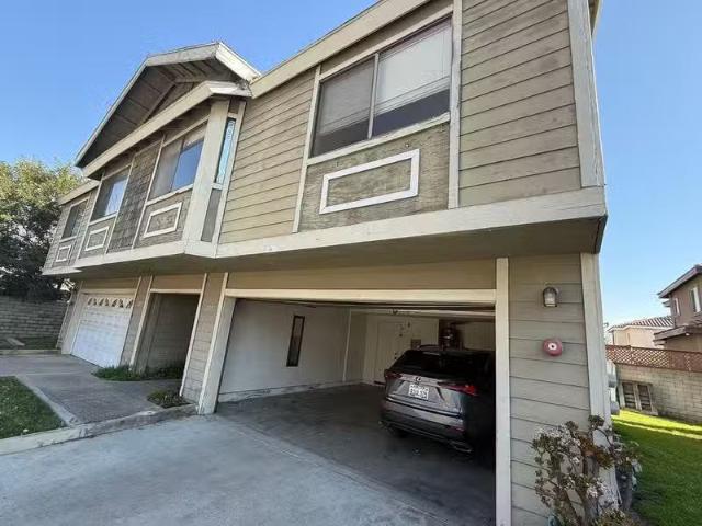 Condo for rent in Pomona