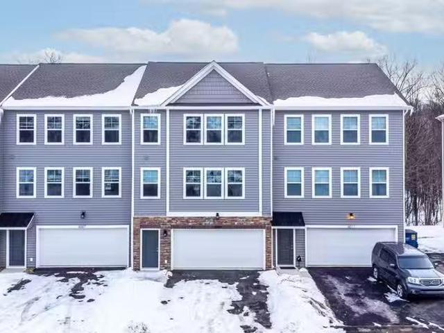 Condo for rent in Greensburg