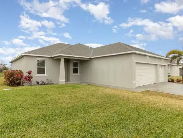 House for rent in Sebastian