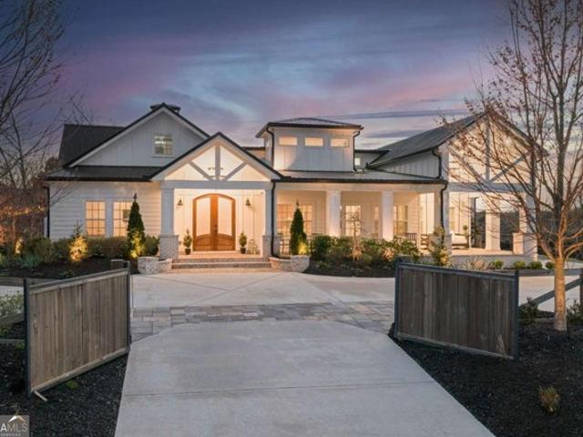 House for sale in Flowery Branch, Georgia