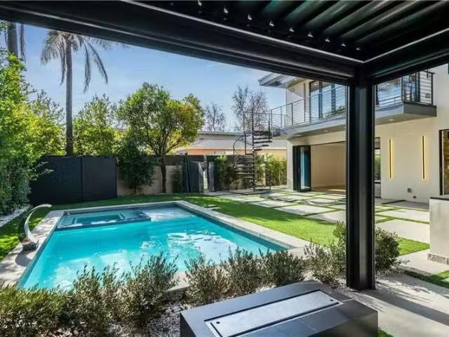 Condo for sale in North Hollywood Condo for sale in North Hollywood
