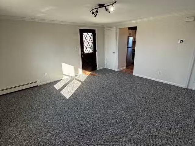 Condo for rent in Lindenhurst