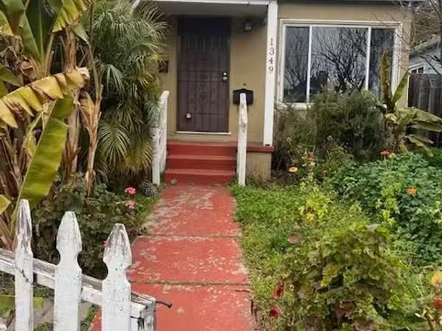 House for rent in Oakland