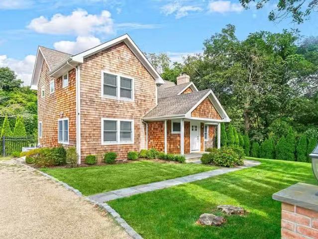Condo for sale in Smithtown Condo for sale in Smithtown