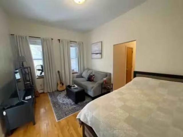 Condo for rent in Brighton