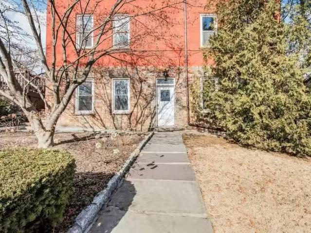 Condo for rent in Astoria