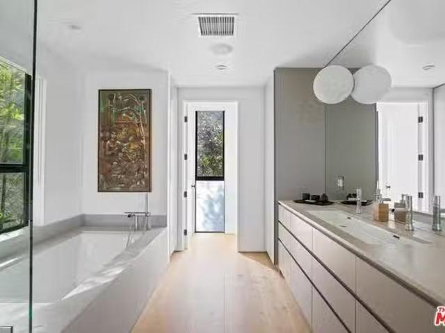 Condo for sale in North Hollywood
