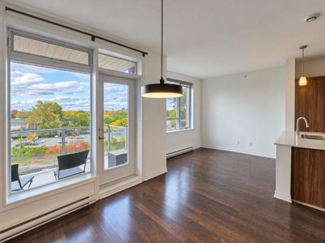 Property for rent in Saint-Lambert, Montérégie