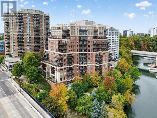 Condo for sale in Oakville, Golden Horseshoe