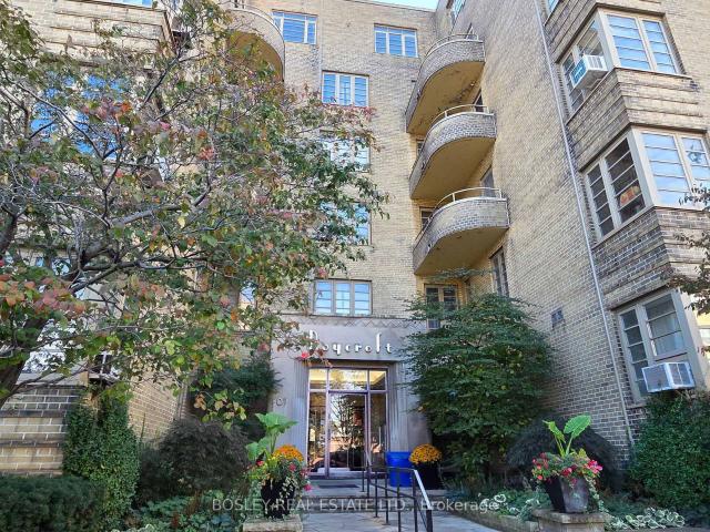 Apartment for sale in Woburn, Ontario