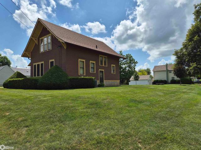 House for sale in Grinnell, Iowa
