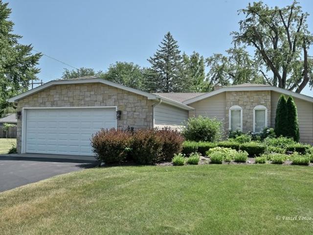 House for sale in Mchenry, Illinois