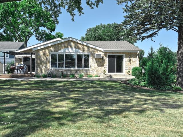 House for sale in Mchenry, Illinois