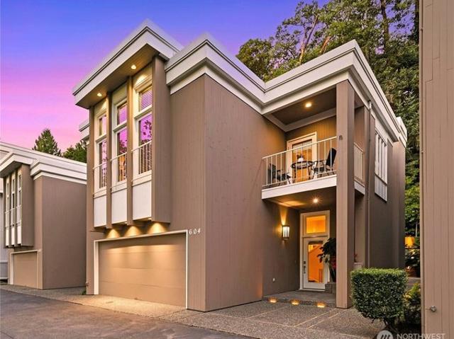 Townhouse for sale in Bellevue, Washington