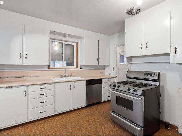 House for sale in Klickitat, Washington
