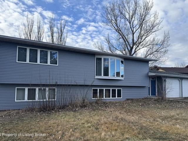 House for sale in Hettinger, North Dakota