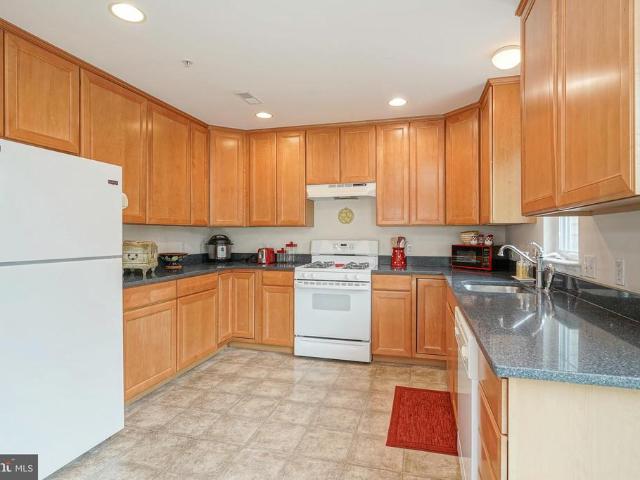 Townhouse for sale in Riverton, New Jersey