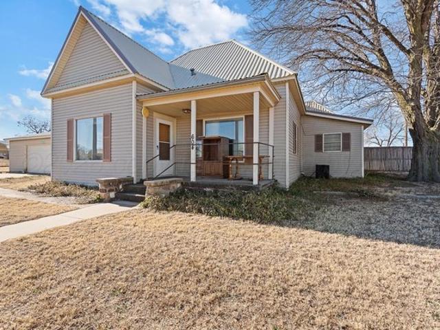 House for sale in Clarendon, Texas