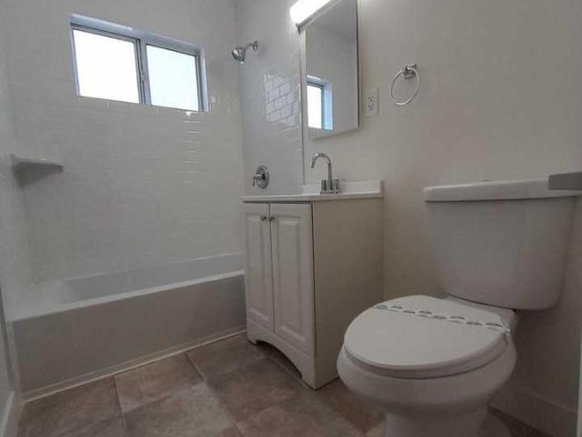 Apartment for rent in Downey, California