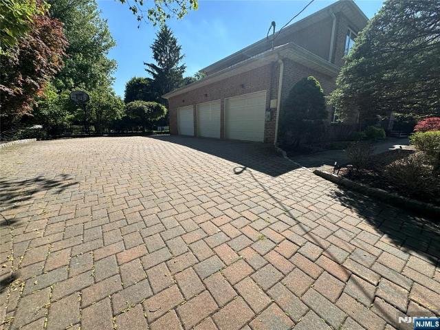 House for sale in Franklin Lakes, New Jersey