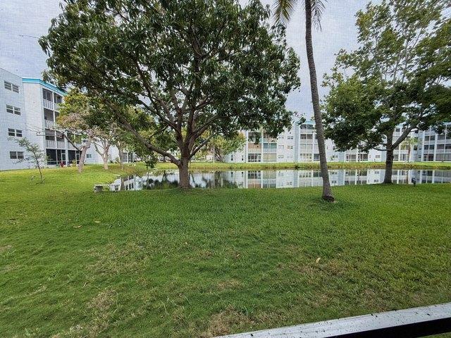 Condo for sale in Dania, Florida