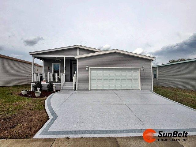 House for sale in Lady Lake, Florida