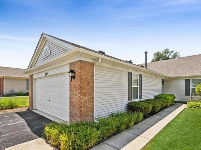 Townhouse for sale in Round Lake, Illinois