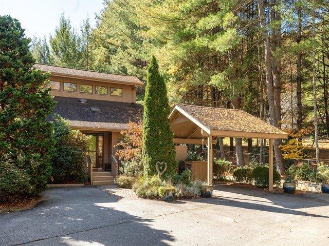 Condo for sale in Hendersonville, North Carolina