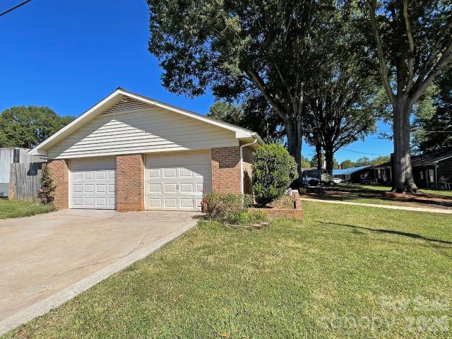 House for sale in Mooresville, Iredell County