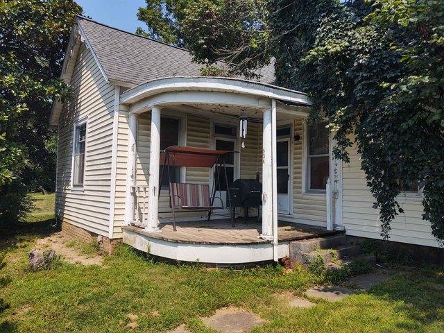 House for sale in Grantsburg, Illinois