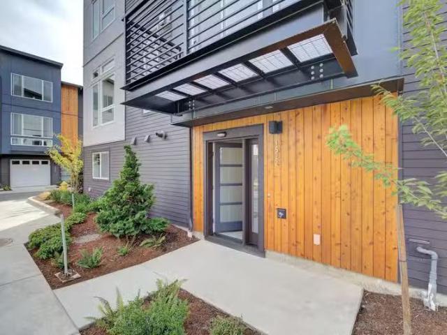 Condo for rent in Bellevue