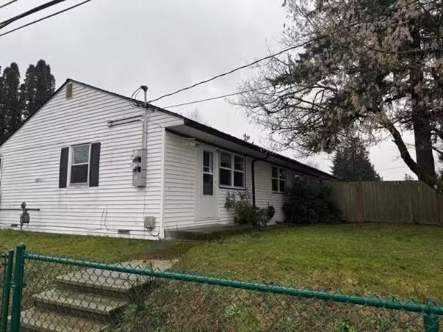 Condo for rent in Renton