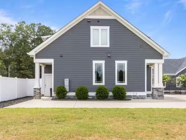 Condo for rent in Bunnlevel, North Carolina