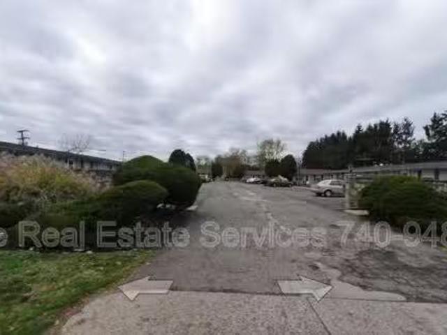 Condo for rent in Newark