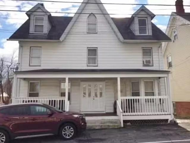 Condo for rent in Monroe