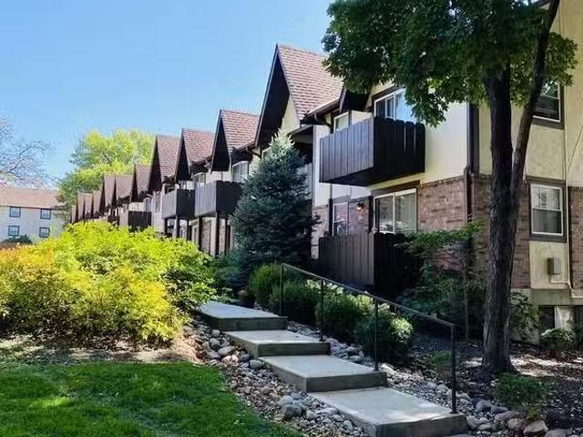 Condo for rent in Shawnee Mission