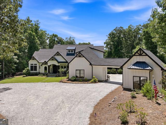 House for sale in Flowery Branch, Georgia