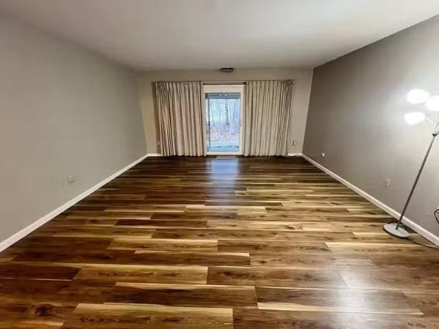 Condo for rent in Springfield