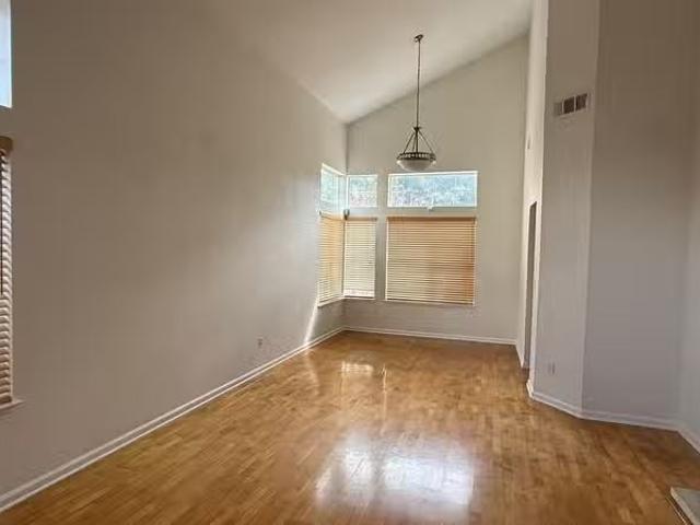 House for rent in Oakland