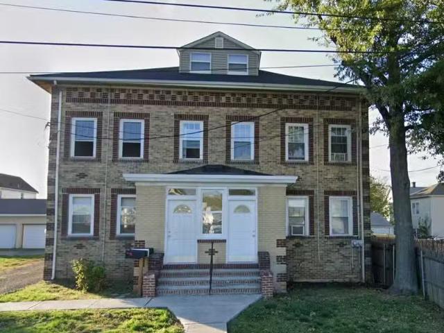 Condo for rent in Elizabeth