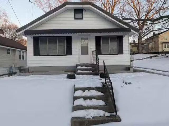House for rent in Akron