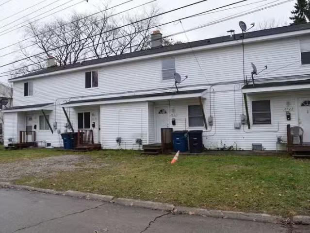 Condo for rent in Westland