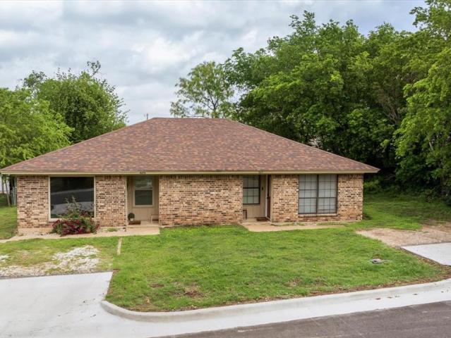 House for sale in Glen Rose, Texas
