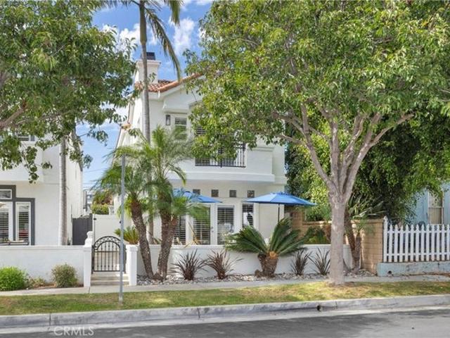 House for sale in Huntington Beach, California