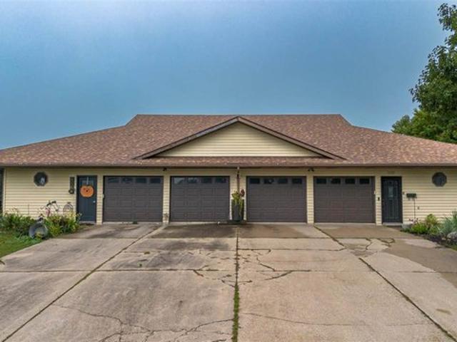 Townhouse for sale in Radcliffe, Iowa